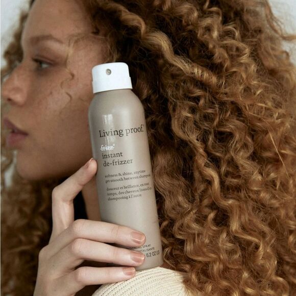 Living Proof Instant De-Frizzer Dry Conditioning Spray - - Picture 3 of 7